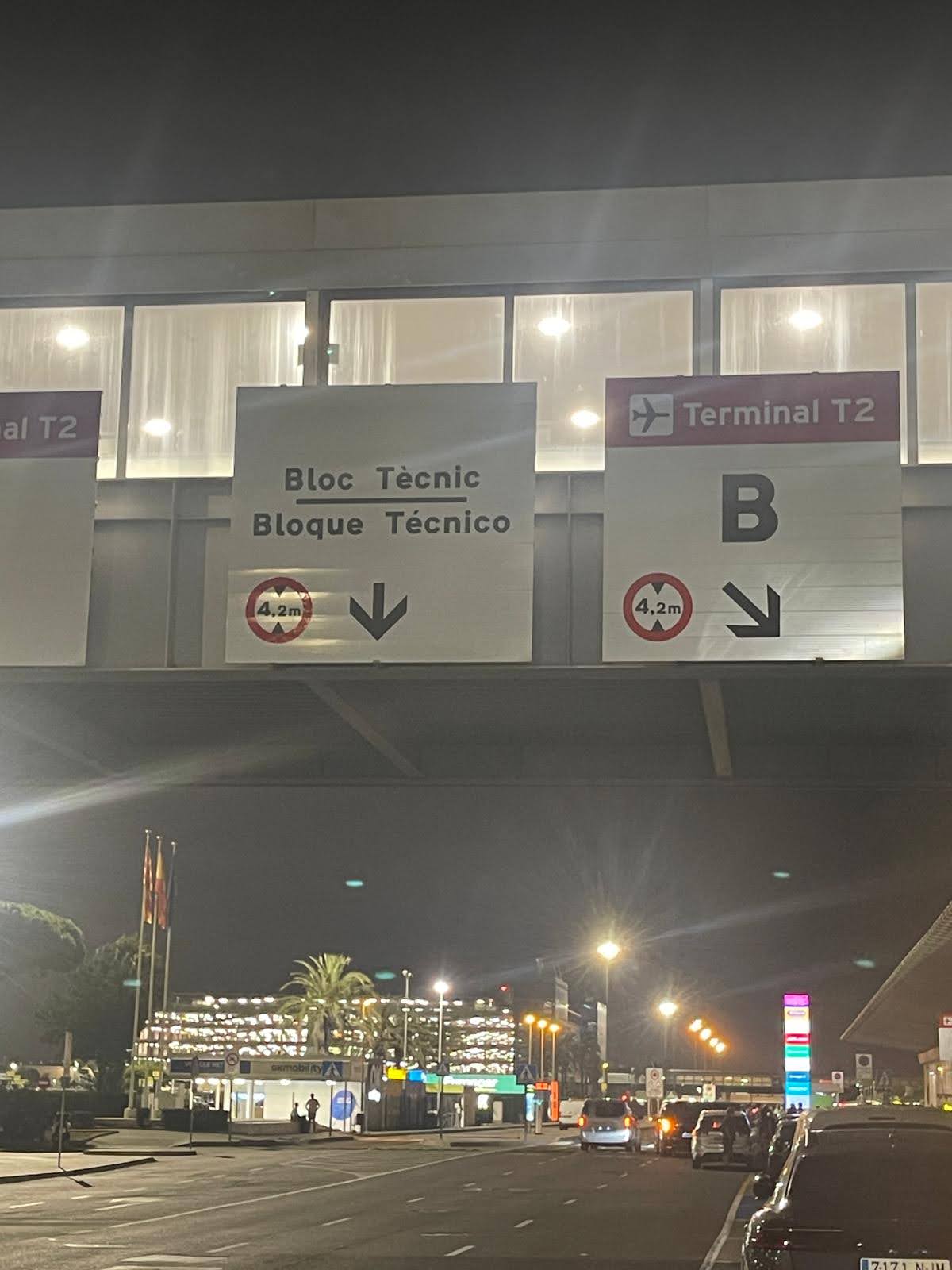 Servicios de taxi privado y traslados al aeropuerto